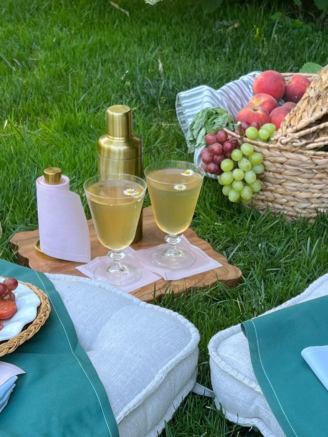 Gold Party Napkin Stand